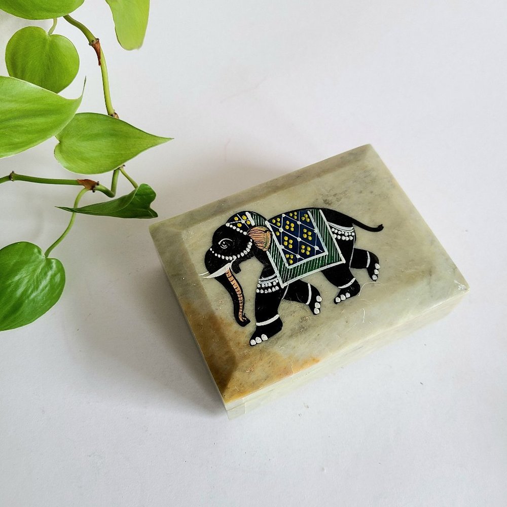 Marble Alabaster Stone Green Chest Jewelry Trinket Box wit Elephant.